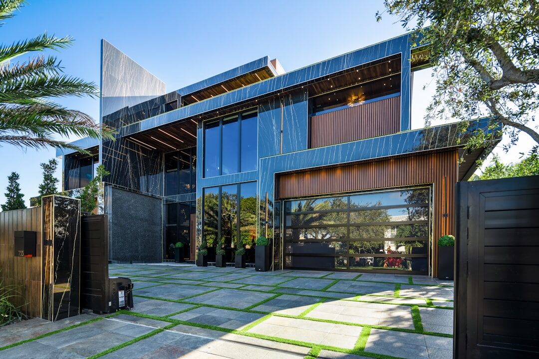 celebrity luxury home exterior